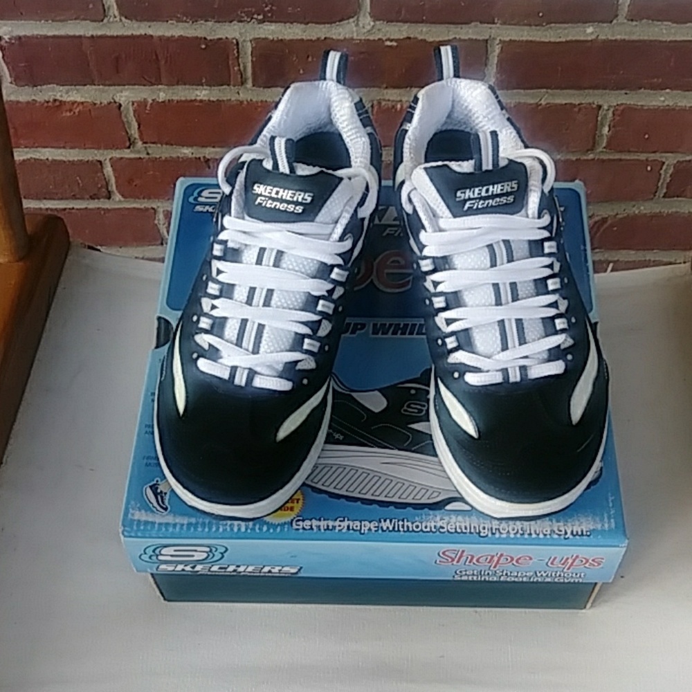 Skechers Shape Ups size 6